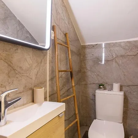 Charming Renovated & Quiet Studio Ac Close Downtown - Benakey Appartement